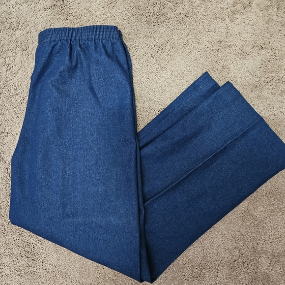 NEW ☆ Alfred Dunner Jeans, Size 10P, Brand NEW! - Picture 1 of 3